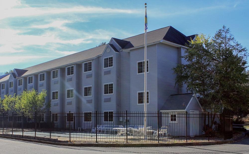 Days Inn By Wyndham Sturbridge Exterior foto